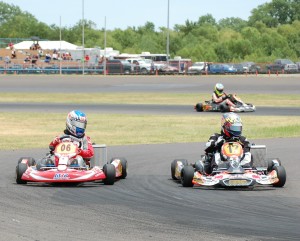 Matt Ostiguy (17) held off Zach Beard (06) for the Saturday win and went unchallenged to the Sunday victory
